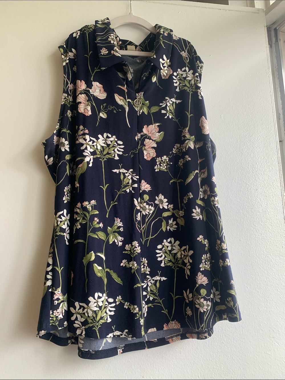 Tommy Hilfiger Sleeveless Navy Floral Zip-Front Top Size XL